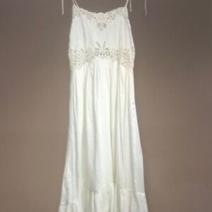 Elegant White Lace Maxi Dress